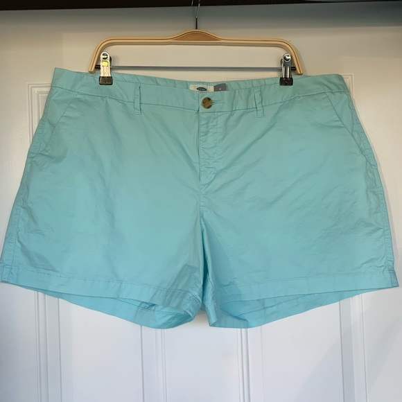 Old Navy Pants - Old Navy Shorts in Mint Green - size 18